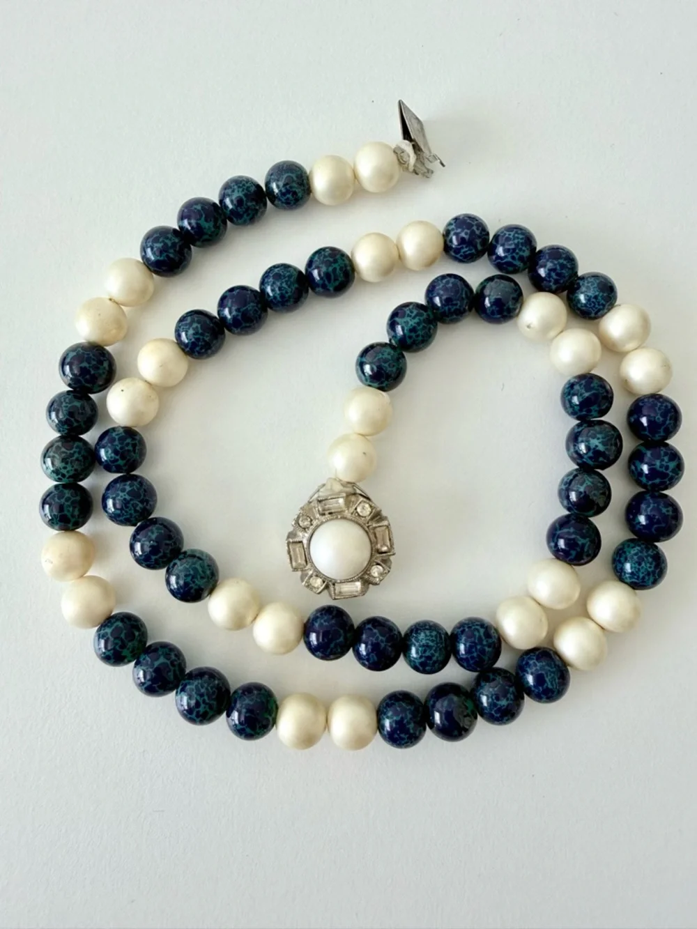 Vintage 1960’s Art Deco Style Art Glass & Faux Pearl Beaded Necklace 22”